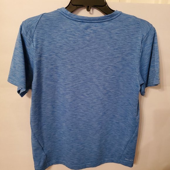 Nike dri-fit women's short sleeve T-shirt size XL 100% polyester. - Picture 6 of 10